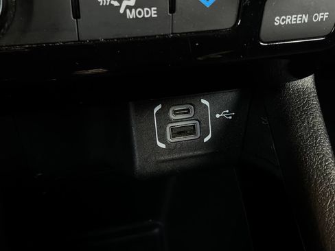 Used 2025 Jeep Compass Limited AWD/4WD image 25