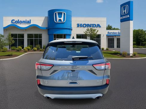 Used 2022 Ford Escape SE image 5