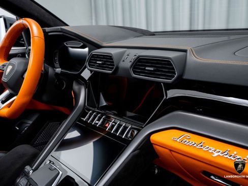 Used 2023 Lamborghini Urus S image 50