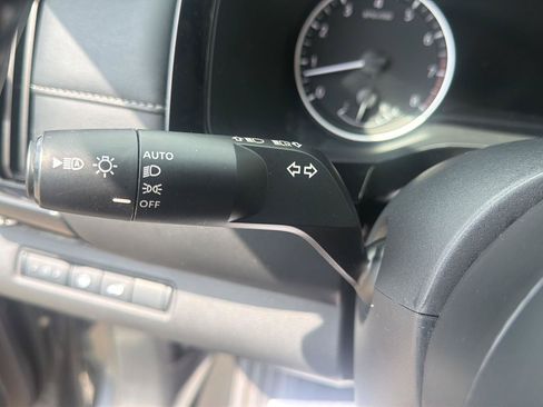 Used 2025 Nissan Pathfinder SV AWD/4WD image 22