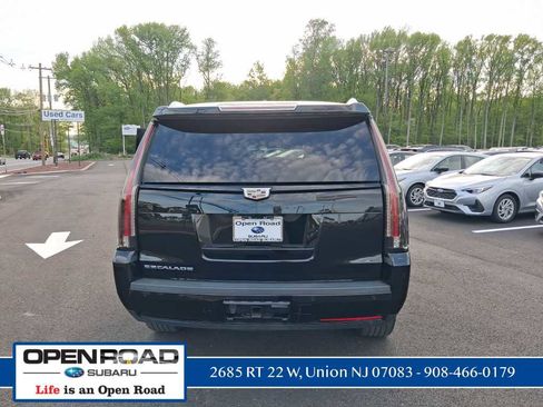 Used 2020 Cadillac Escalade Luxury w/ Escalade Sport Edition RWD image 16