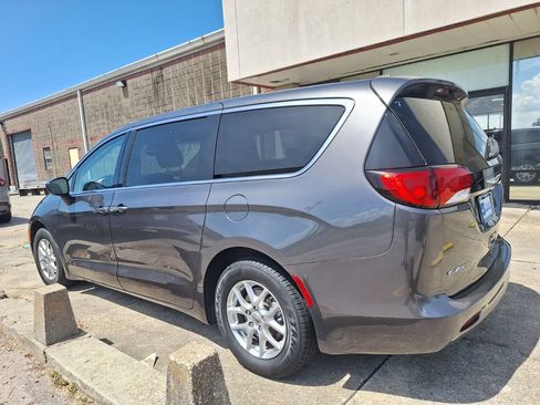 Used 2023 Chrysler Voyager LX FWD image 6
