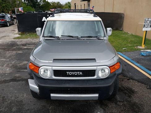 Used 2010 Toyota FJ Cruiser 4WD image 11