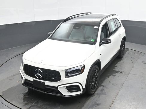 Used 2025 Mercedes-Benz GLB 35 AMG 4MATIC image 38
