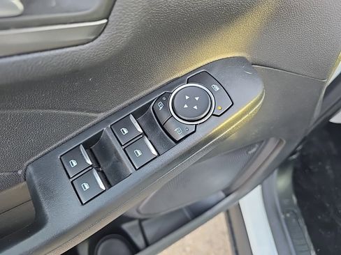 Used 2023 Ford Escape SE image 8