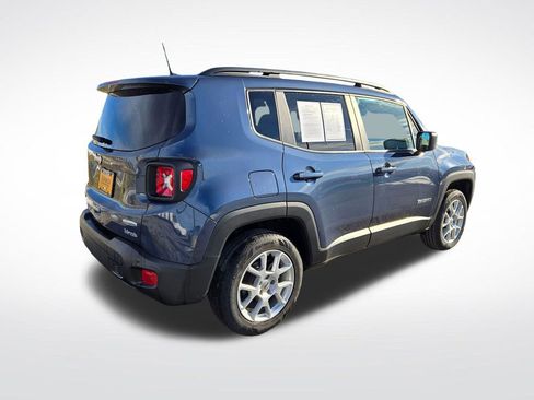 Used 2022 Jeep Renegade Latitude image 3