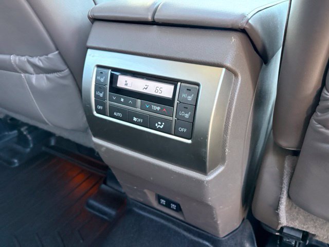 Used 2020 Lexus GX 460 Luxury w/ Accessory Package AWD/4WD image 35