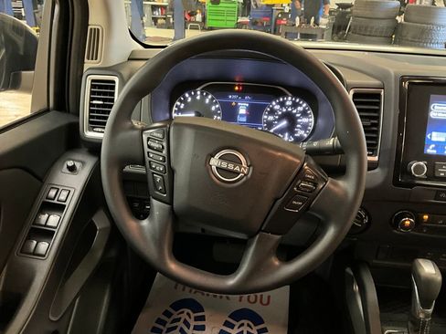 Used 2023 Nissan Frontier SV image 11