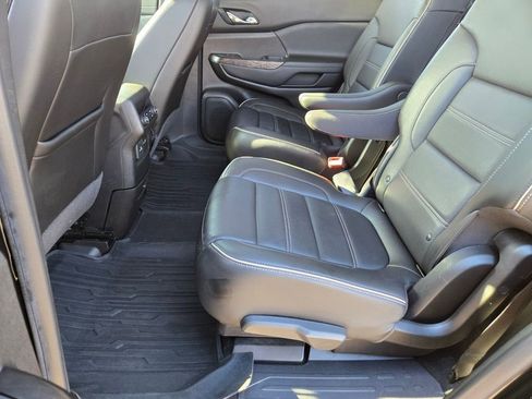 Used 2021 GMC Acadia Denali w/ Denali Technology Package image 13