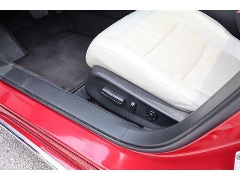 Used 2018 Honda Accord Touring image 18