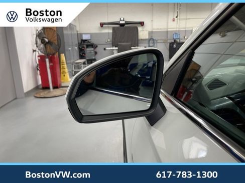 Used 2025 Volkswagen Taos SEL w/ Black Wheel Plus Package image 8