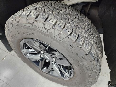 Used 2020 Chevrolet Silverado 1500 LT Trail Boss image 3