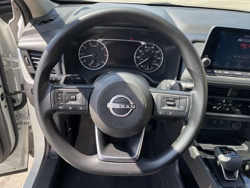 Used 2024 Nissan Rogue S FWD image 16