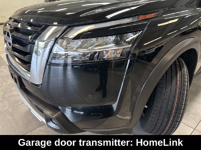 Used 2023 Nissan Pathfinder SL AWD/4WD image 16