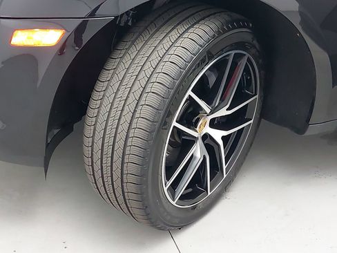 Used 2026 Porsche Macan image 35