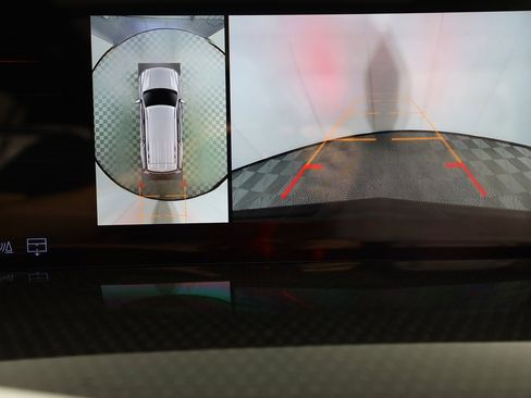 Used 2025 Cadillac Escalade V w/ LPO, ONYX Package image 26