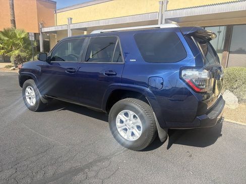 Used 2016 Toyota 4Runner SR5 AWD/4WD image 4