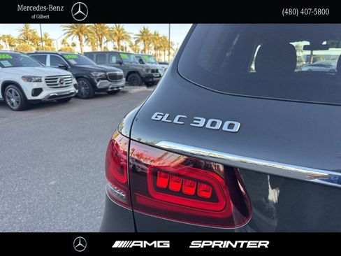 Used 2021 Mercedes-Benz GLC 300 4MATIC w/ Premium Package image 5
