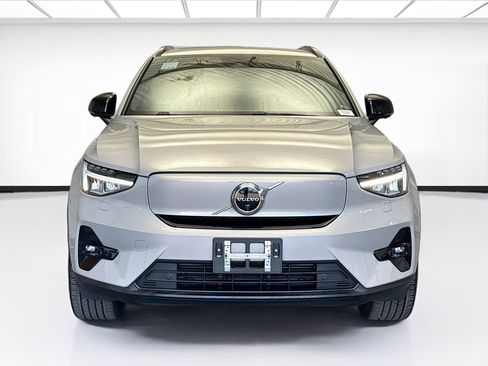 Used 2023 Volvo XC40 Recharge Plus w/ Protection Package Premier image 2