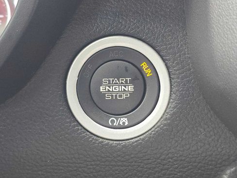 Used 2023 RAM 1500 Big Horn AWD/4WD image 32