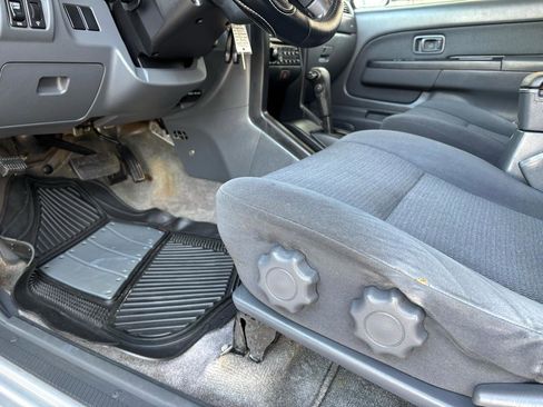 Used 2003 Nissan Frontier XE w/ XE Pwr Pkg image 18