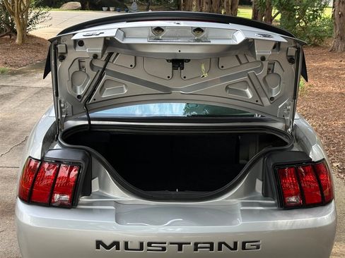 Used 2001 Ford Mustang GT RWD image 58