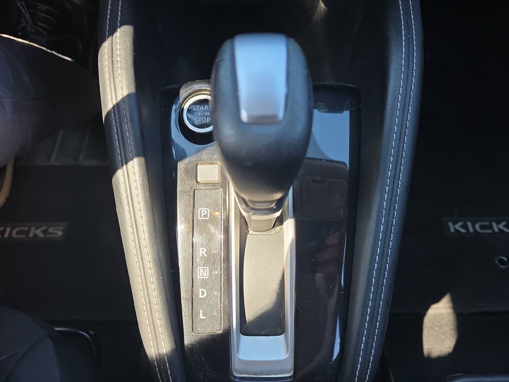 Used 2018 Nissan Kicks SR FWD image 26