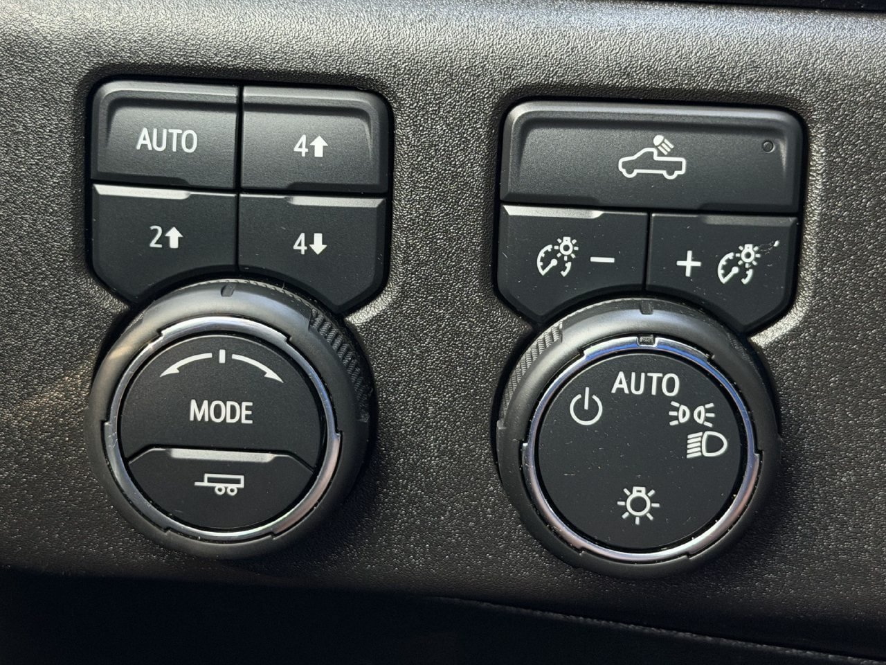 Certified 2025 Chevrolet Silverado 1500 LT AWD/4WD image 21