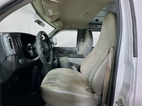 Used 2015 GMC Savana 2500 RWD image 7