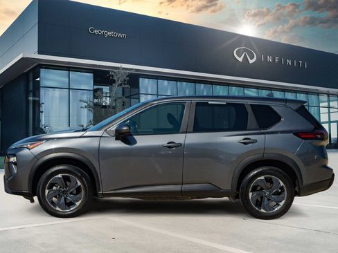 Used 2024 Nissan Rogue SV FWD image 7