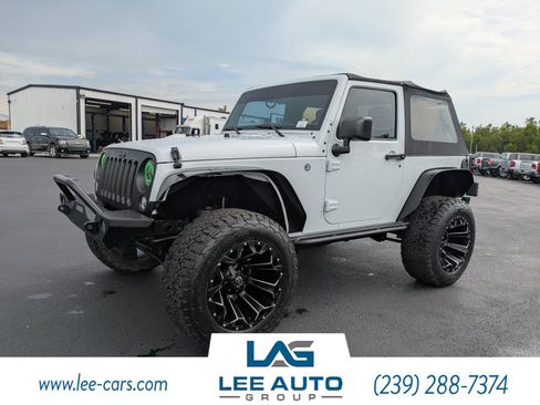 Used 2016 Jeep Wrangler Sport AWD/4WD image 7