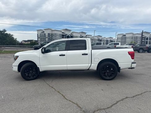Used 2023 Nissan Titan SV w/ SV Convenience Package AWD/4WD image 12