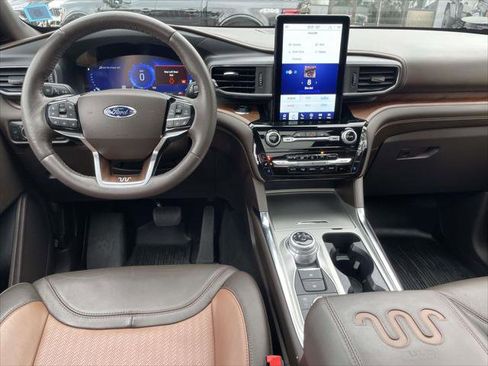 Used 2022 Ford Explorer King Ranch w/ Premium Technology Package image 15