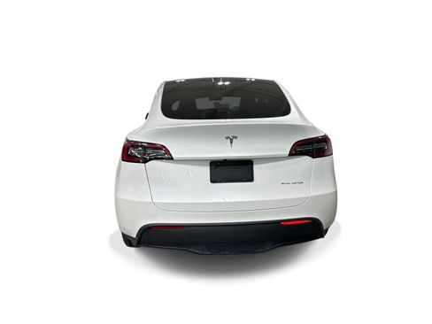 Certified 2023 Tesla Model Y AWD image 5