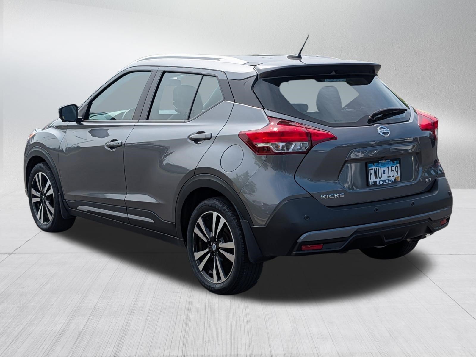 Used 2020 Nissan Kicks SR w/ SR Premium Package FWD image 5