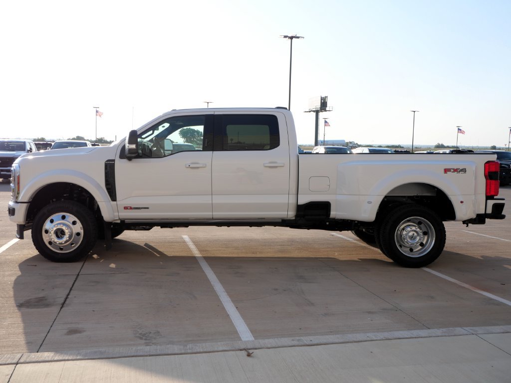 New 2026 Ford F450 Platinum w/ FX4 Off-Road Package AWD/4WD image 3