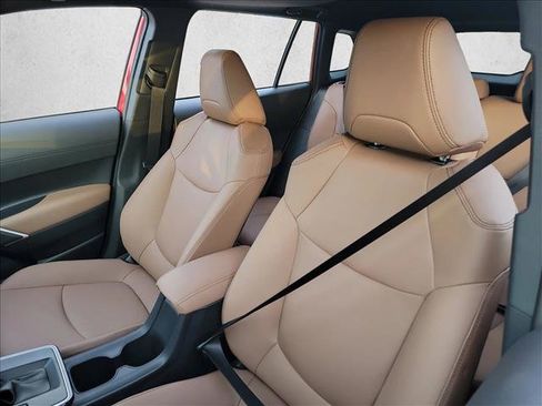 Used 2026 Toyota Corolla Cross XLE image 13