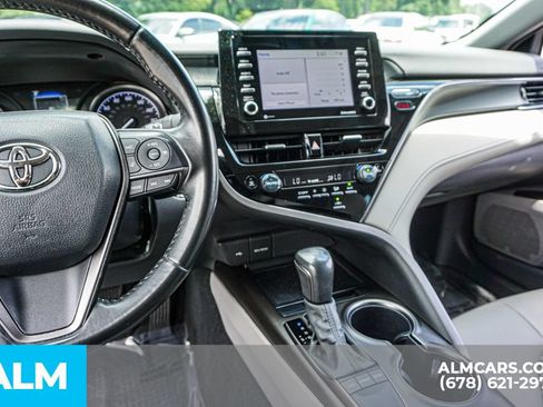 Used 2022 Toyota Camry SE w/ Convenience Package FWD image 32
