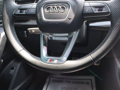 Used 2022 Audi SQ5 Premium Plus w/ Premium Plus Package AWD/4WD image 17