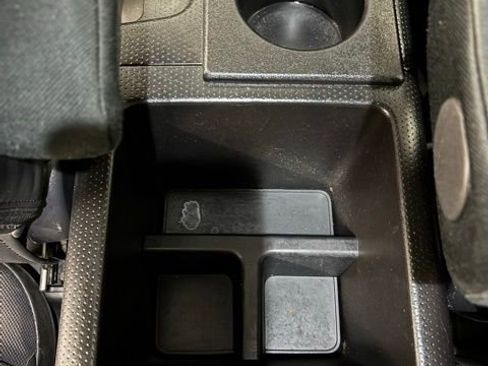 Used 2010 Toyota FJ Cruiser 4WD image 23