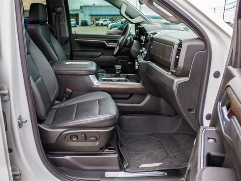 Used 2022 GMC Sierra 1500 SLT image 11