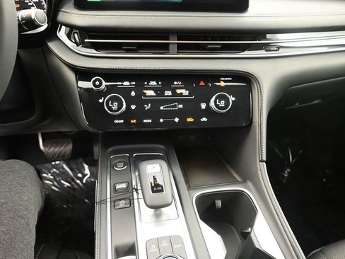 Used 2025 INFINITI QX60 Pure image 16