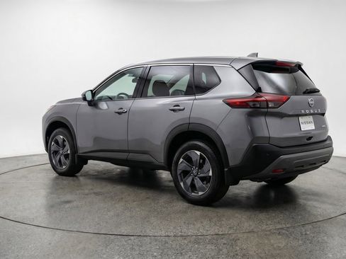 Used 2025 Nissan Rogue SV image 6