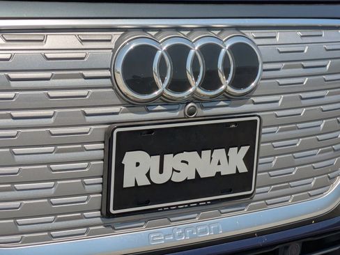 Used 2022 Audi Q4 e-tron Premium Plus AWD/4WD image 26