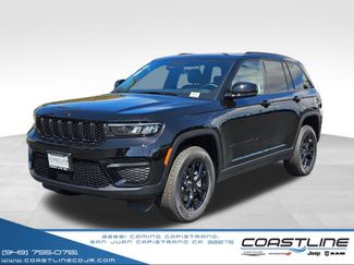 New 2025 Jeep Grand Cherokee Laredo image 1