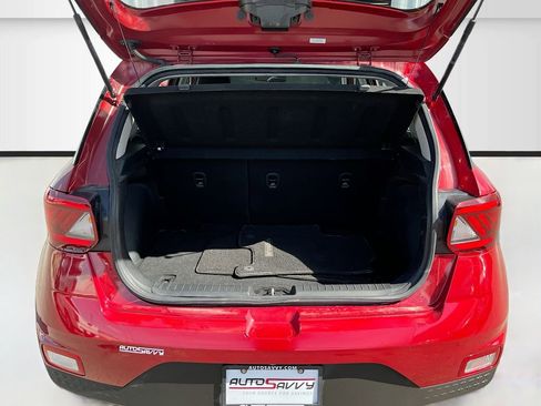 Used 2023 Hyundai Venue Limited w/ Cargo Package image 26