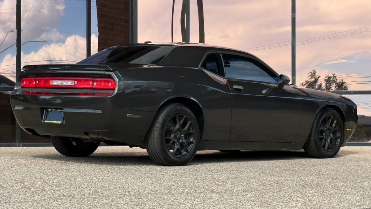 Used 2013 Dodge Challenger R/T RWD image 12