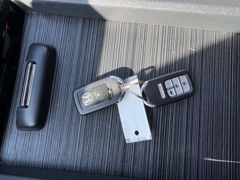 Used 2016 Honda Pilot Touring image 41