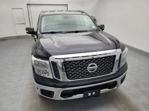 Used 2018 Nissan Titan SV w/ SV Convenience Package image 14