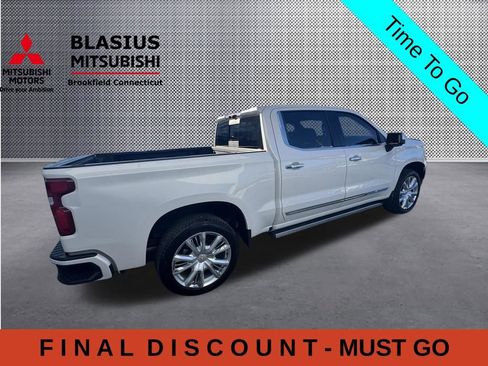 Used 2023 Chevrolet Silverado 1500 High Country w/ High Country Premium Package AWD/4WD image 5